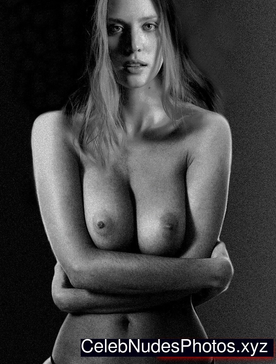 Naked Yasmin Blyth. 